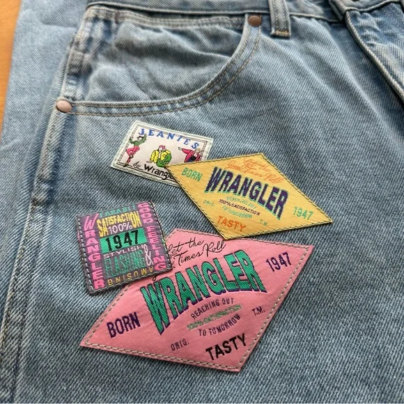 NWT Wrangler Body Bespoke Retro Patch Jeans Size 28